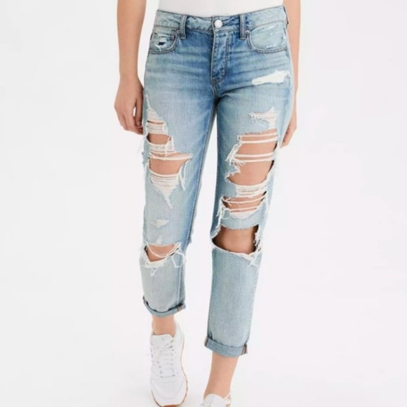American Eagle Outfitters Denim - American eagle distessed  tomgirl jeans